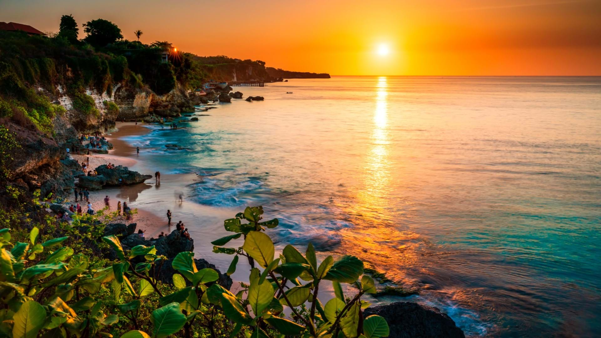 Uluwatu plaža na baliju.