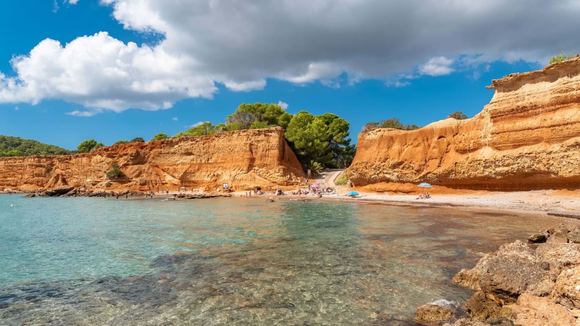 Poseta plaži Cala Comte prilikom putovanja na Ibici
