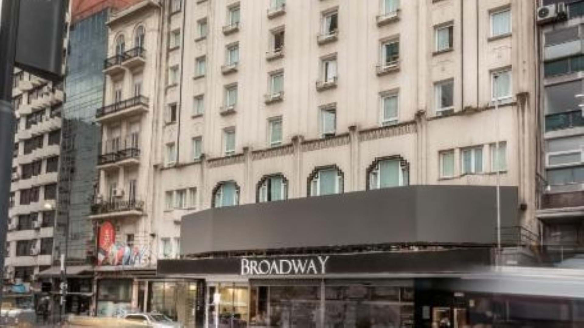 Broadway Hotel & Suites