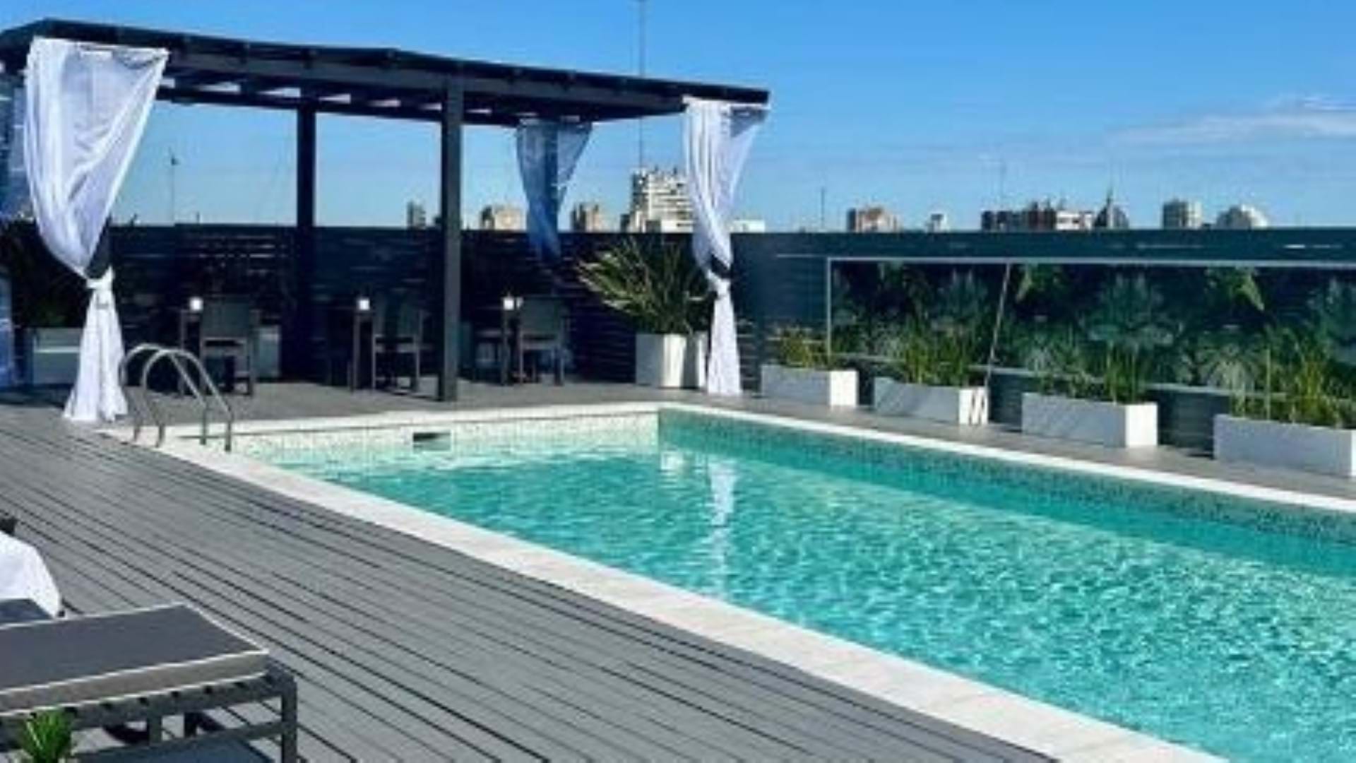 Broadway Hotel & Suites