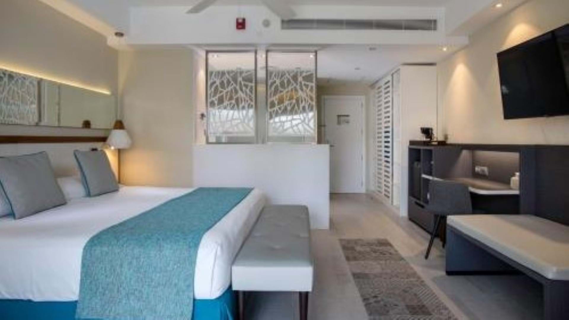 Serenade Punta Cana Beach Resort 