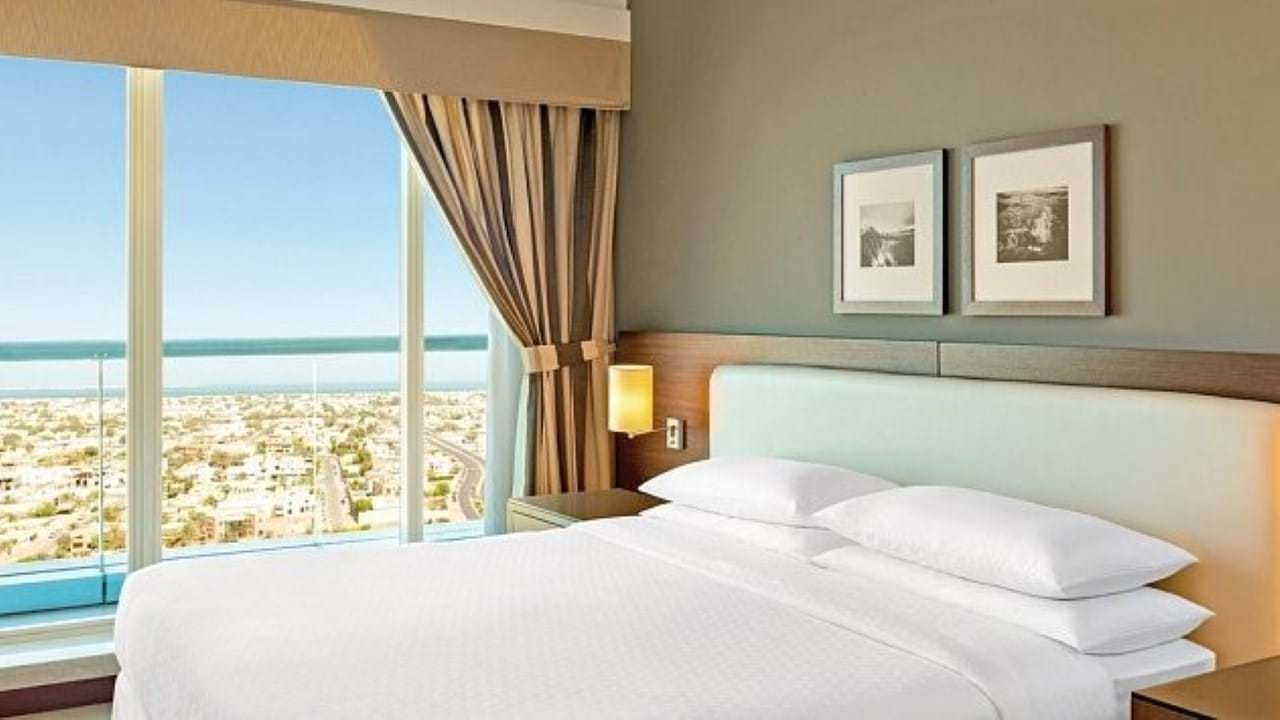 Four Points by Sheraton Sheikh Zayed Road 4* Dubai