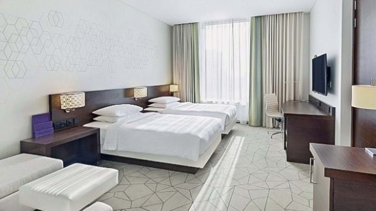 Hyatt Place Baniyas Square 4* Dubai