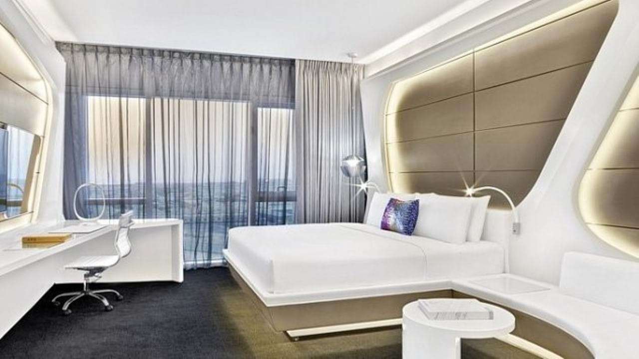 V Curio Collection by Hilton 5* Dubai