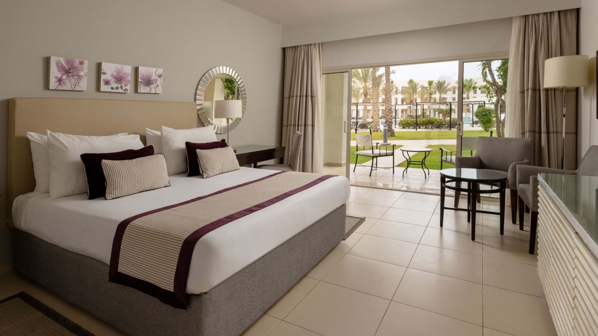 JAZ Crystal Hotel