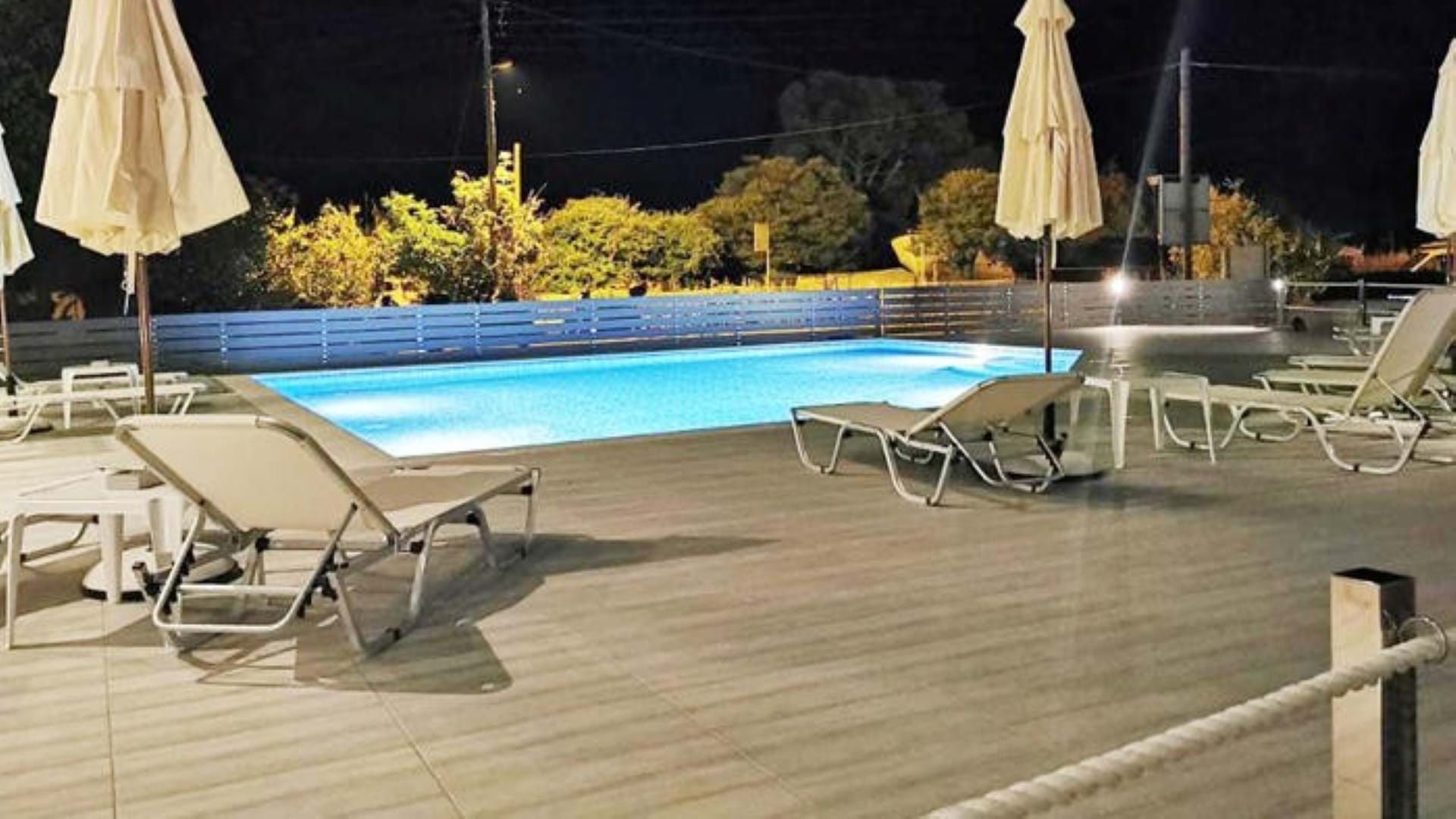 Three Island View Hotel 