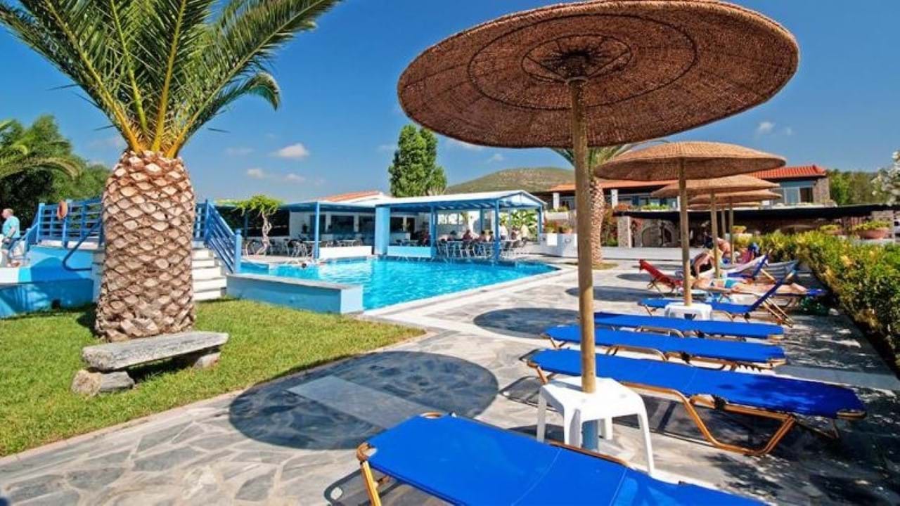 Zefiros Beach Hotel 3* Samos