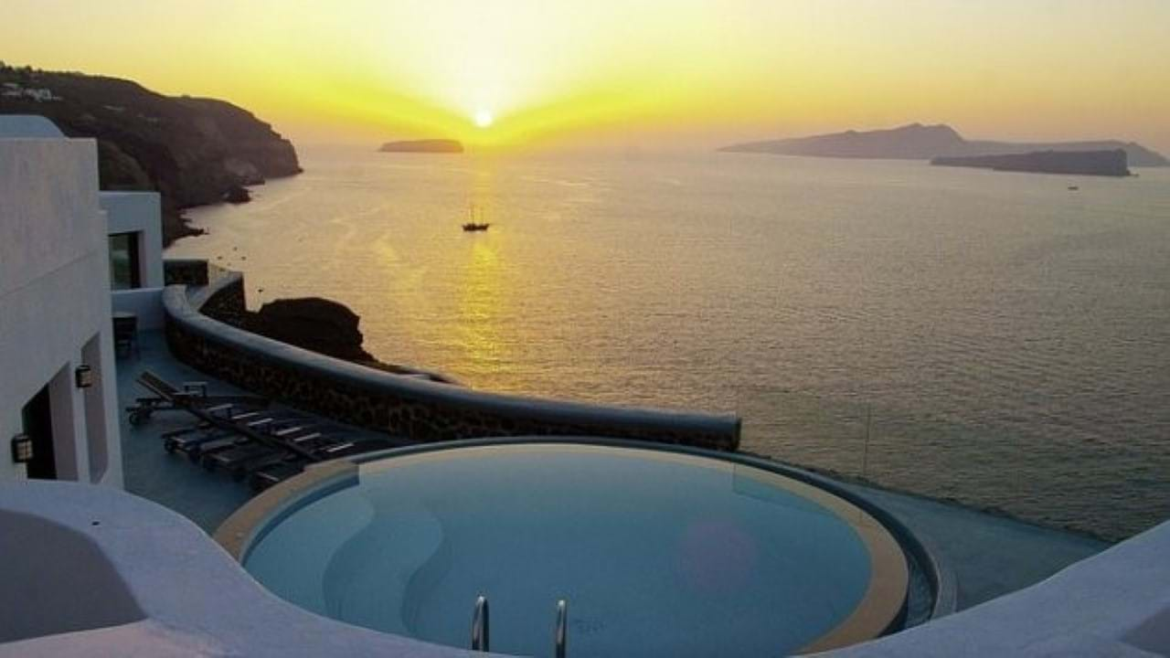 Ambassador Aegean Luxury Hotel & Suites 5* Santorini