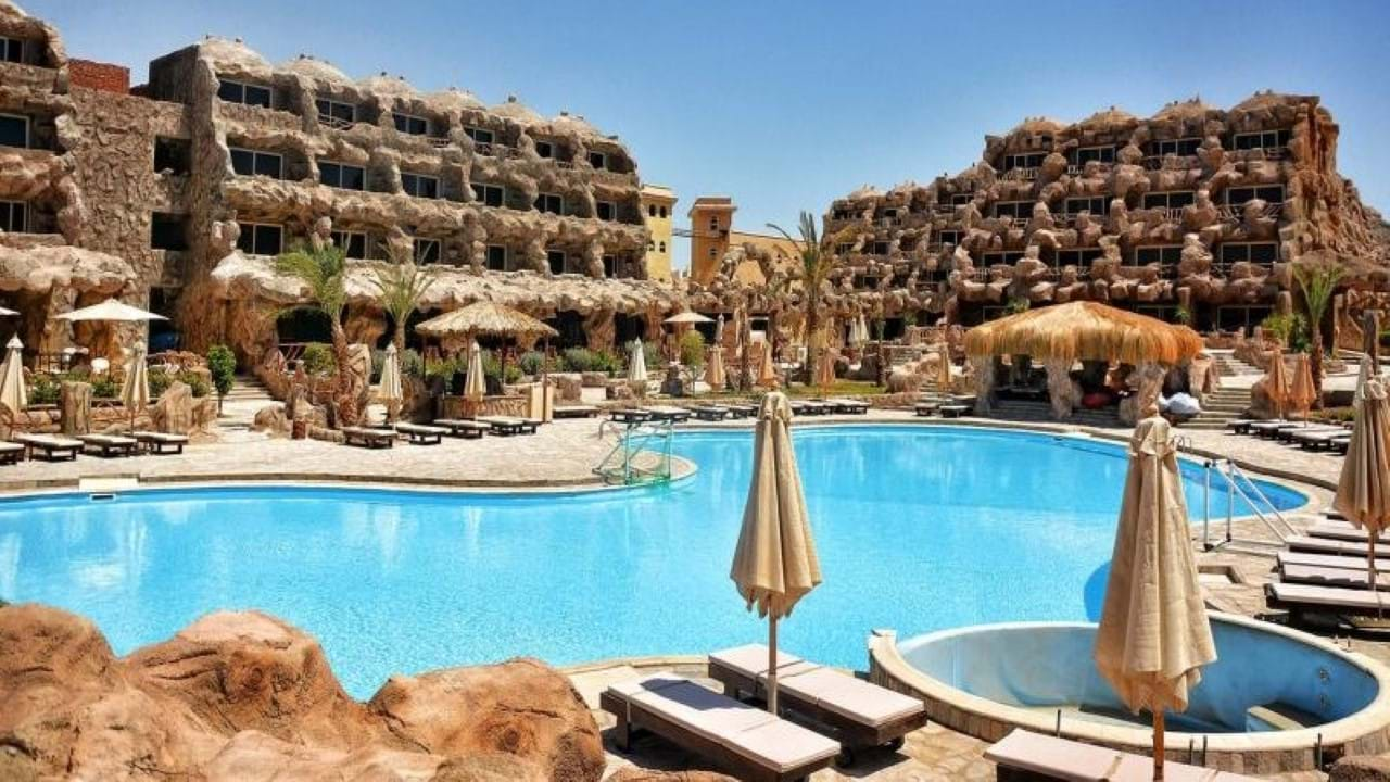 Caves Beach Resort 5* Hurgada