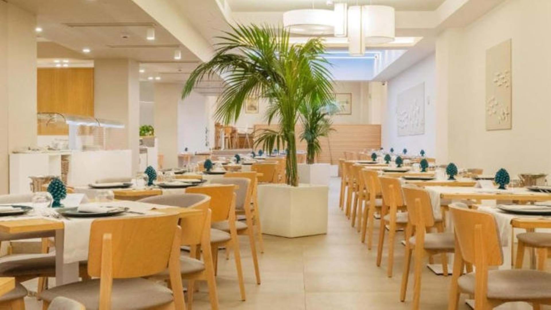 ALBATROS BEACH HOTEL