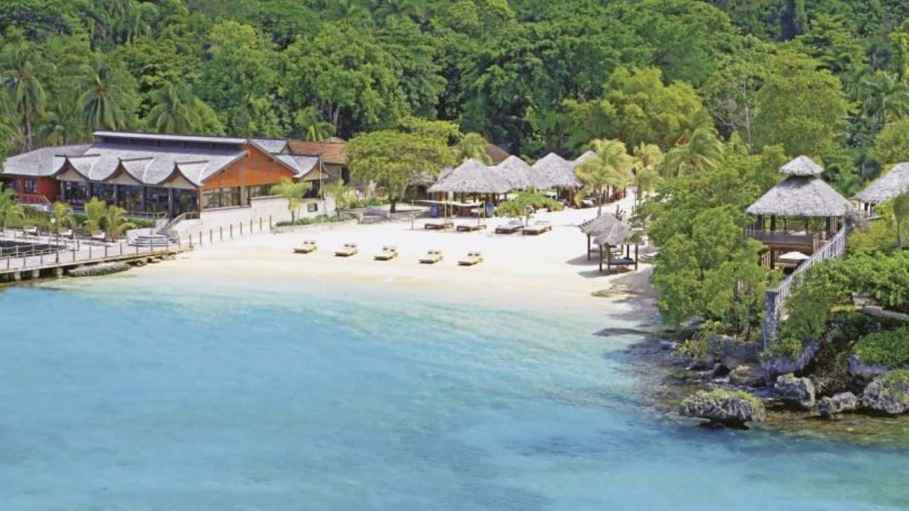 Sandals Ochi Beach Resort 5*  Jamajka