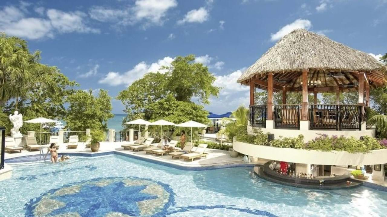 Sandals Ochi Beach Resort 5*  Jamajka