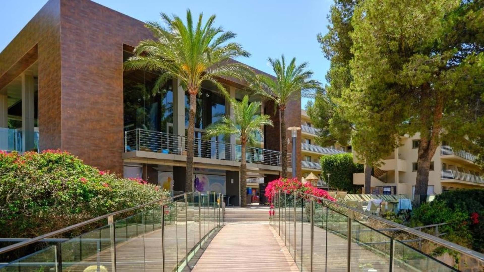 Occidental Cala Vinas 