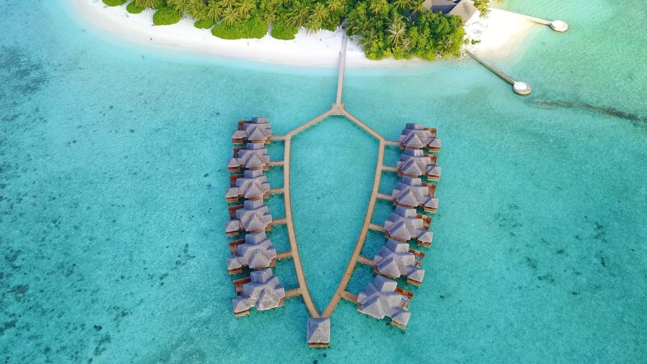 Fihalhohi Island Resort 3+* Maldivi
