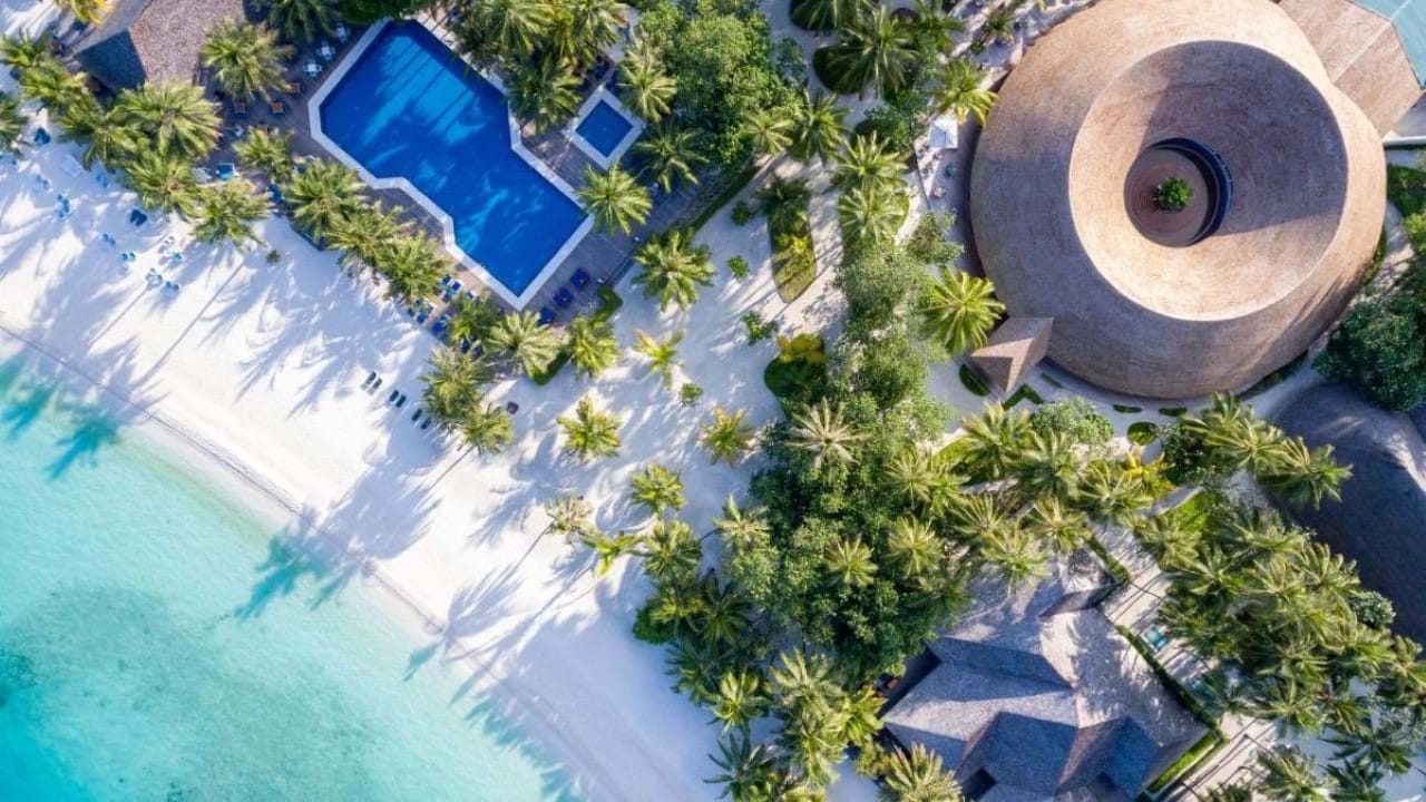 Meeru Island Resort & Spa 4+* Maldivi