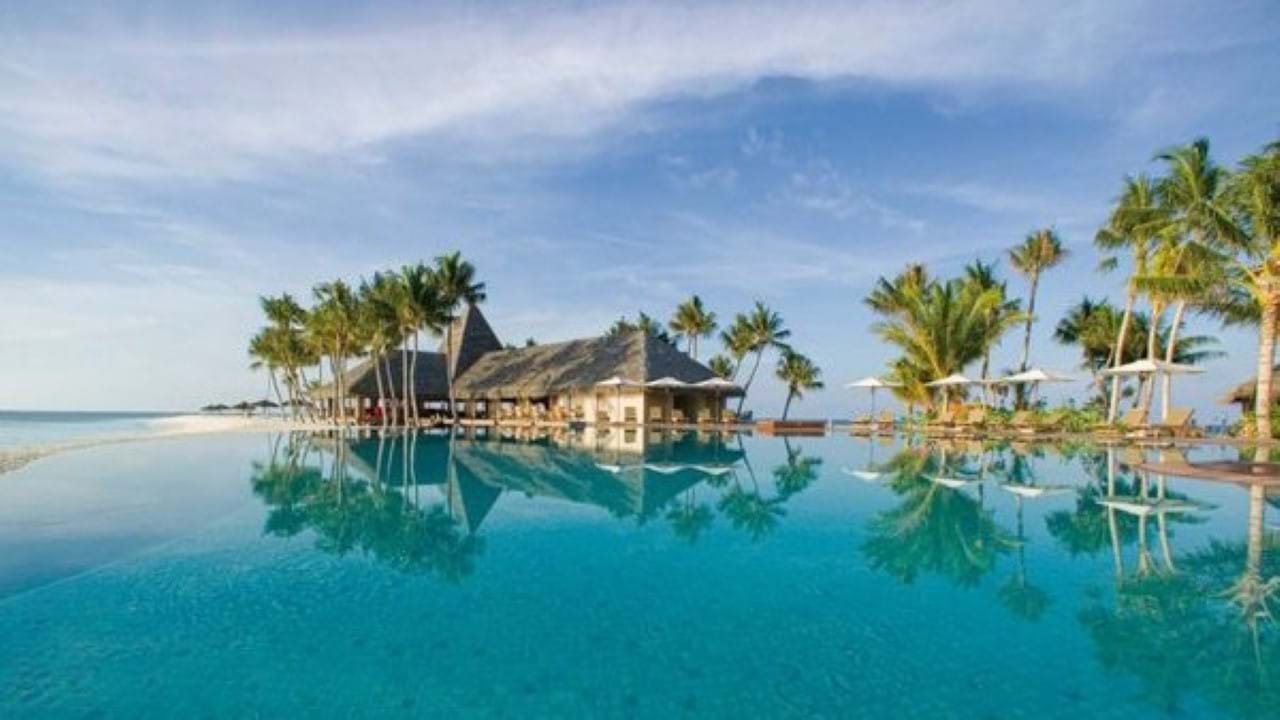 Veligandu Island Resort & Spa 4+* Maldivi