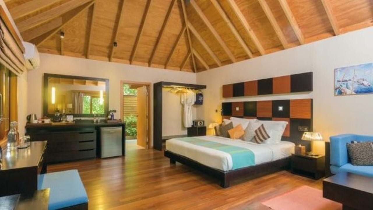 Veligandu Island Resort & Spa 4+* Maldivi