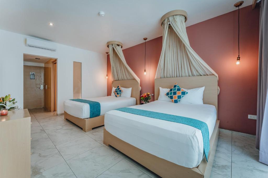 SOHO Playa Hotel