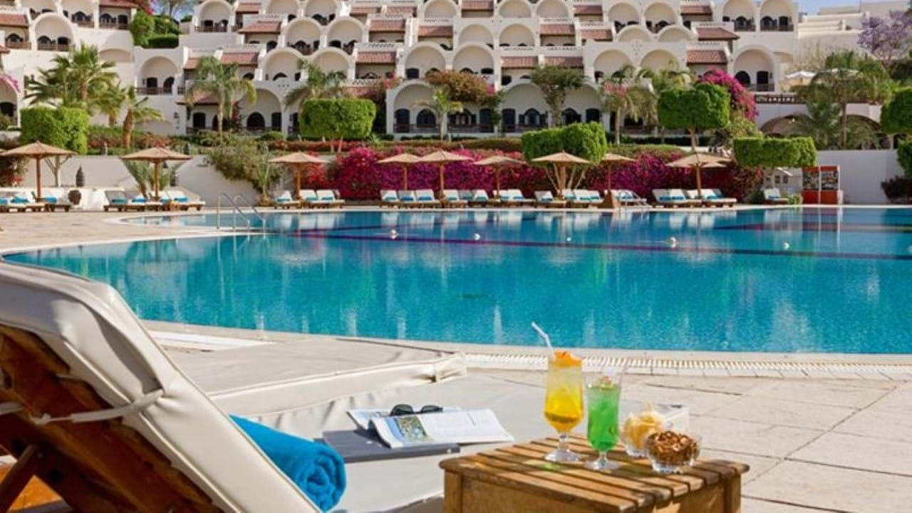 MOVENPICK NAAMA BAY 5*