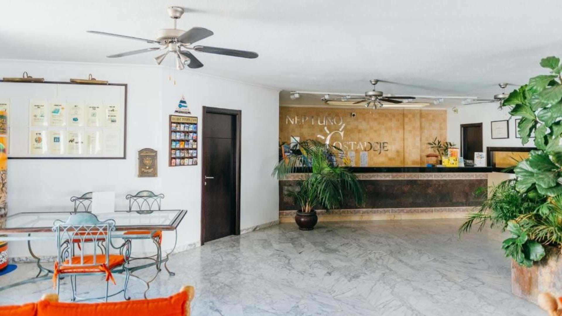 Aparthotel Neptuno Costadeje 