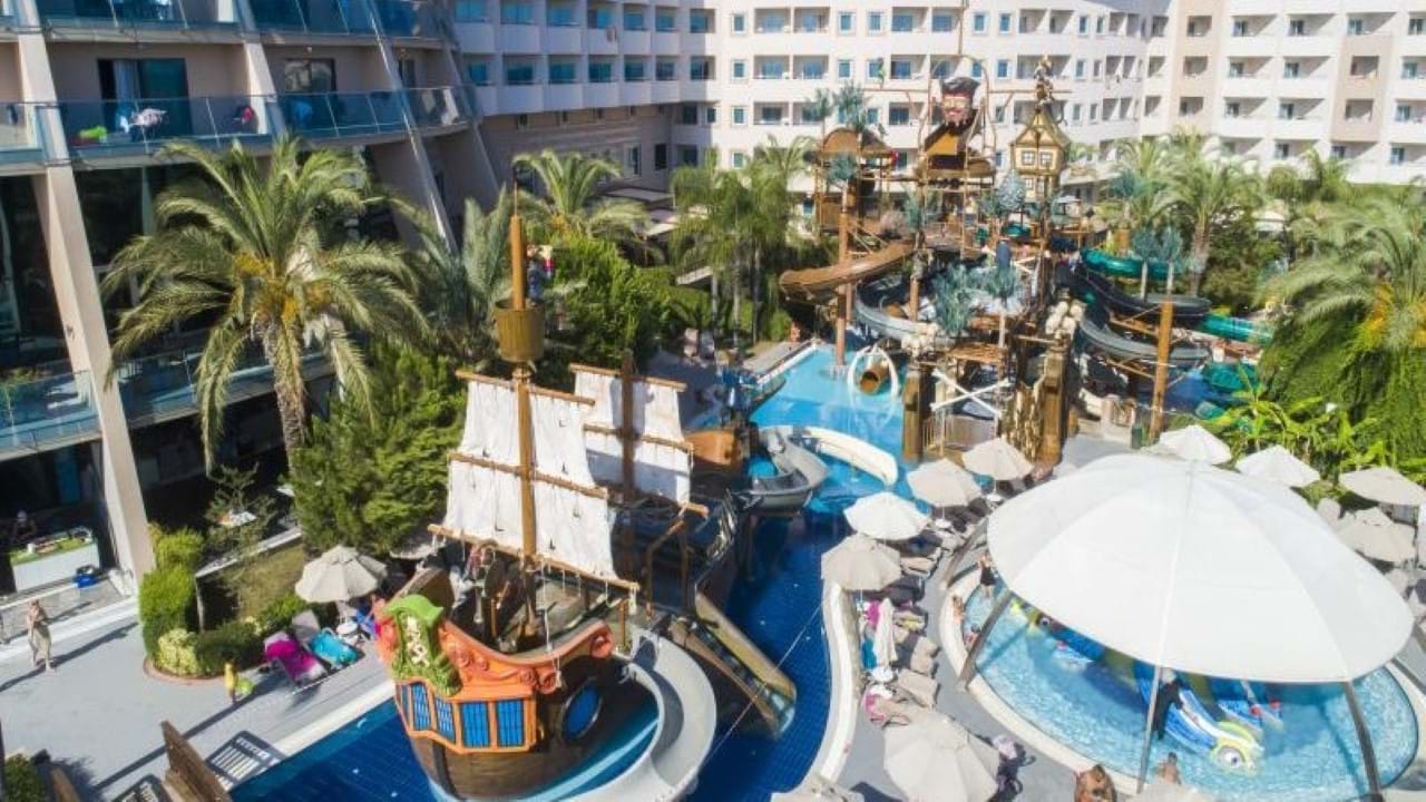Long Beach Resort Hotel & Spa Deluxe 5* Alanja