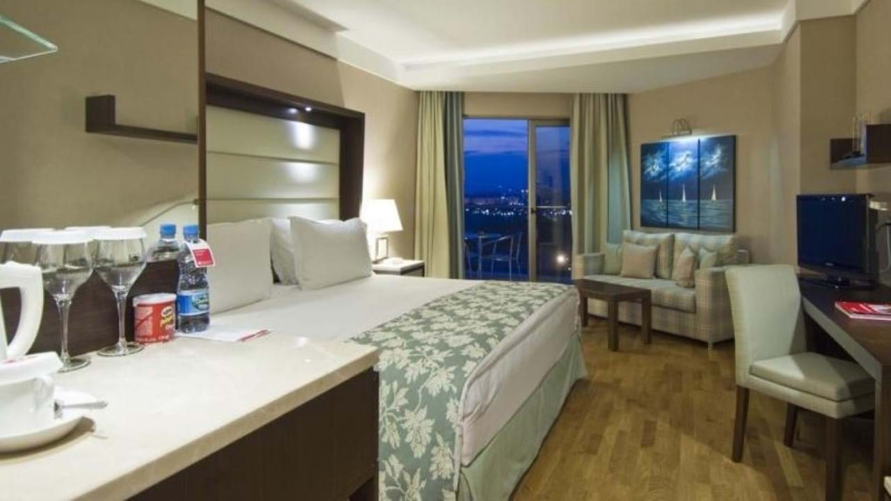 Ramada Plaza Antalya 5* Antalija