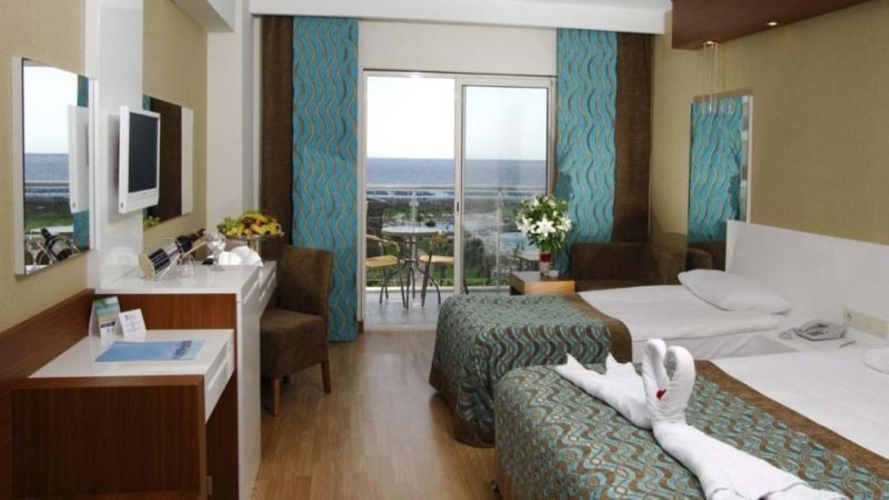 Seaden Sea World Resort and Spa 5* Side