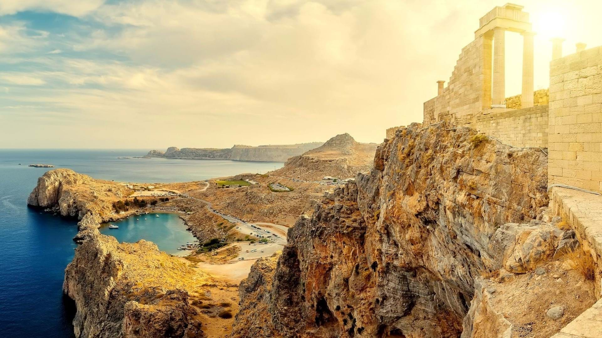 Rodos, antički grad i pogled na more. Predivan prizor i zalazak sunca.