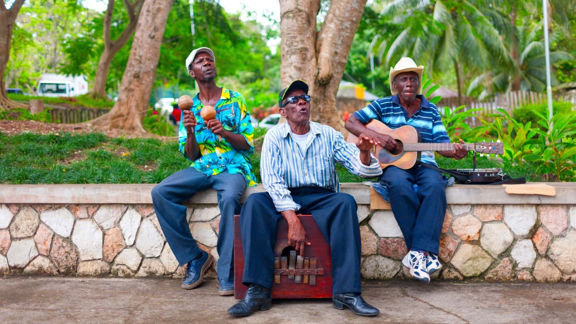Jamajka Putovanje - Ulični svirači na ulicama koji sviraju letino muziku. Najveća atrakcija turista.