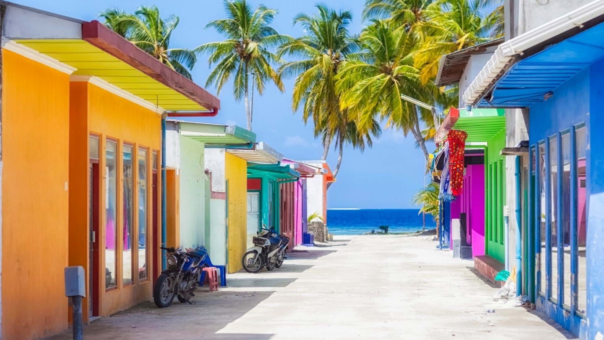 Ulice ostrva Mafuši na Maldivima, prelepe boje šarenih fasada