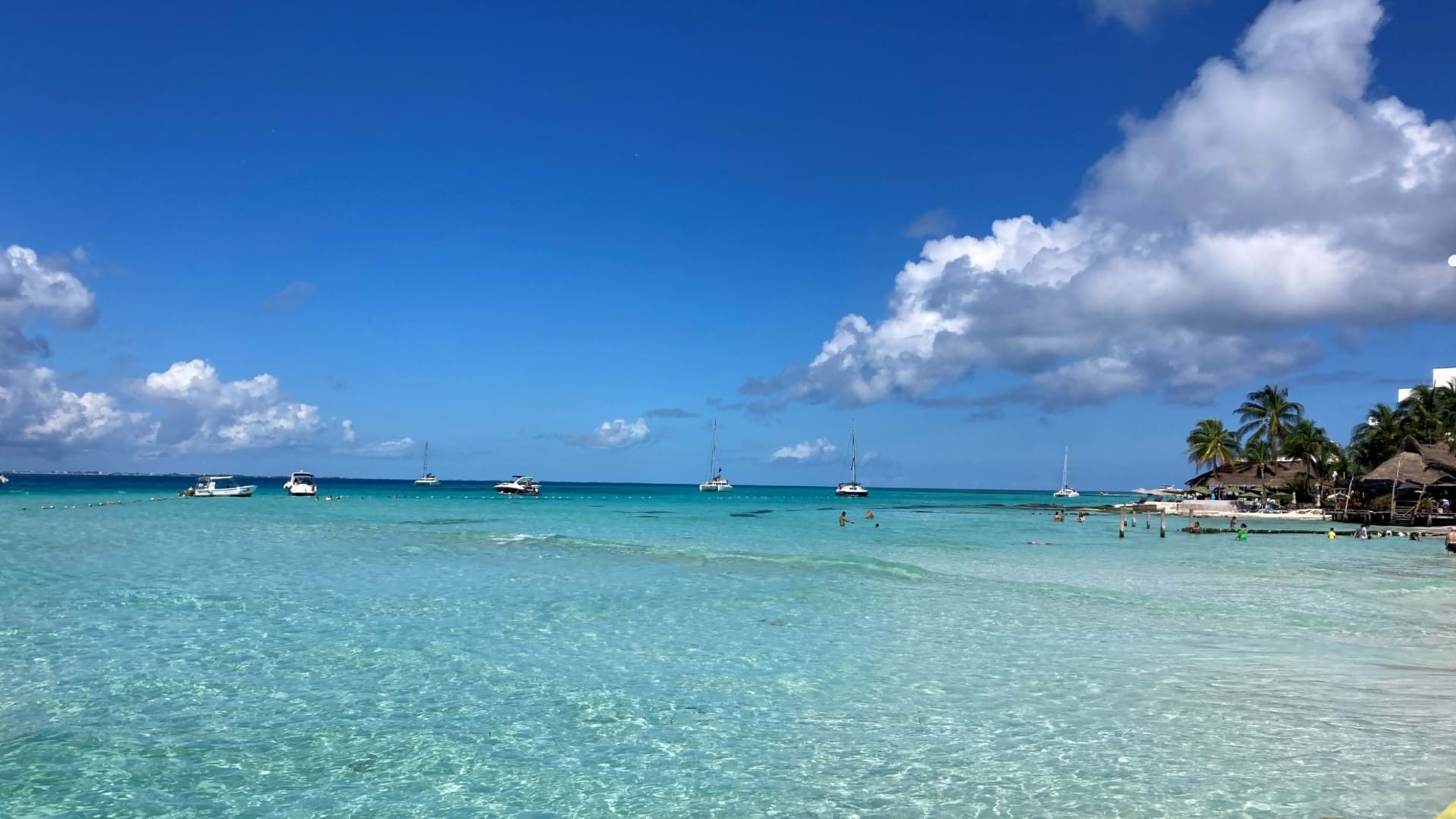 Plaža u blizini mesta Playa del Carmen i Tulum. Meksiko putovanje, avantura života.