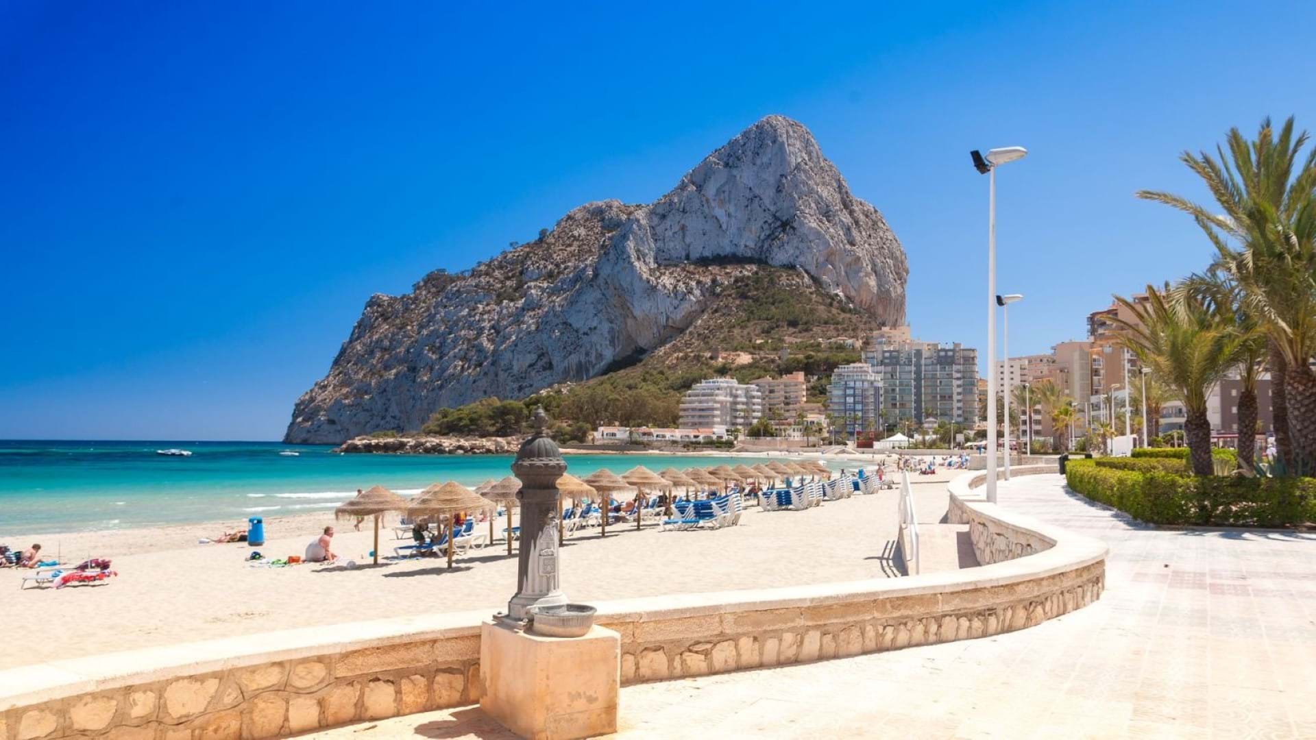 Prelepa peščana plaža u Alikanteu