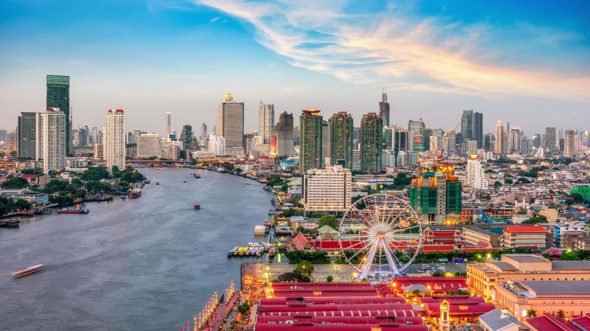 Panorama grada Bangkoka i pogled na moderni deo grada pod nazivom Sukumvit