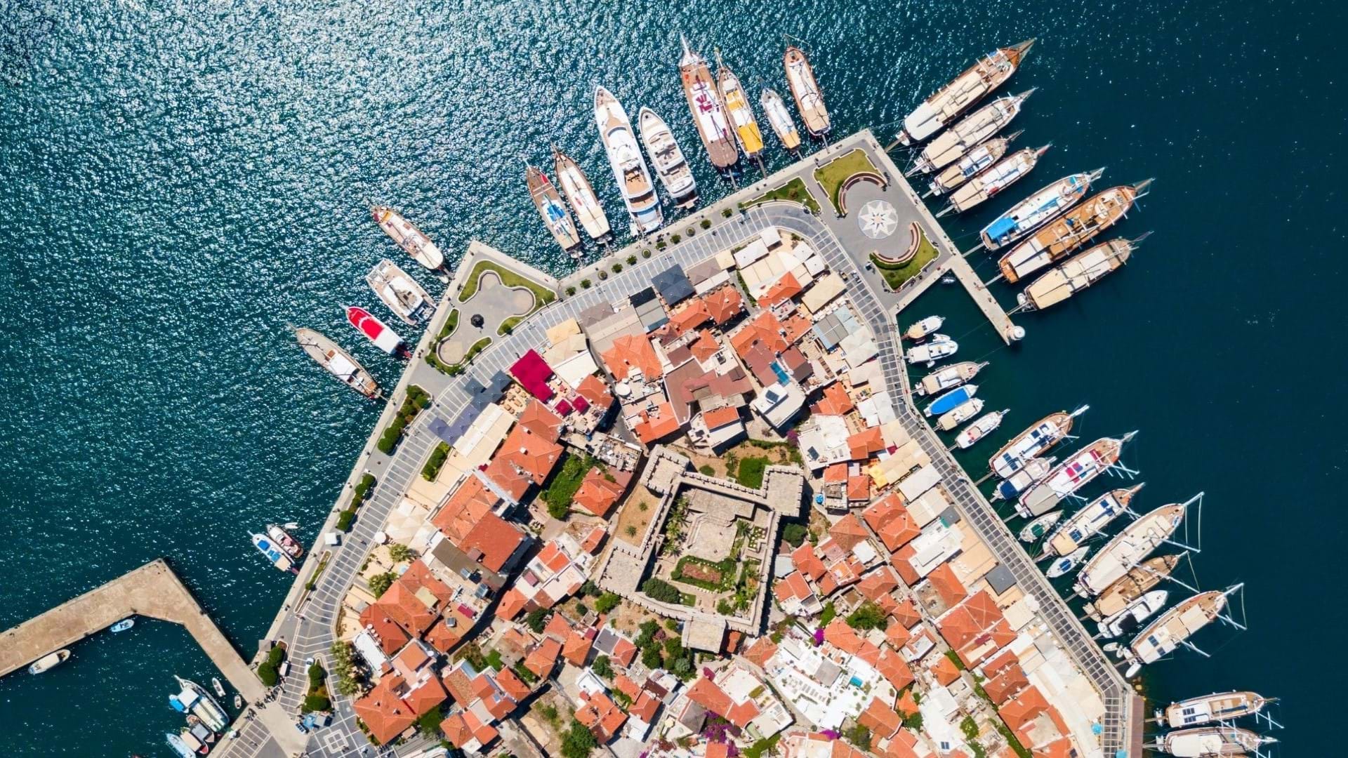 Marmaris, Turska - luka i tvrđava slikane odozgo
